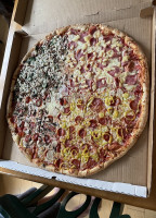 Hoobie's Ny Pizza food