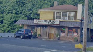 Rizzo's Roast Beef and Pizza. outside