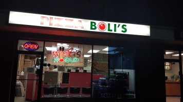 Pizza Boli's food