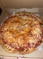 Ricky's New York Pizza food