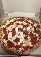 Ricky's New York Pizza food