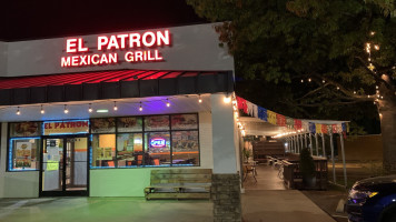 El Patron Mexican Grill outside