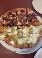 Enzo's Pizza Co. food