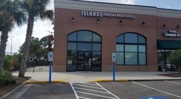 Islands Fresh Mex Grill food