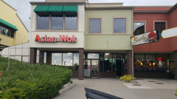 Asian Wok Mae-anne food