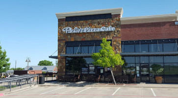 Palio's Pizza Italian outside