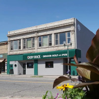 The Caddy Shack Indoor Golf Pub outside