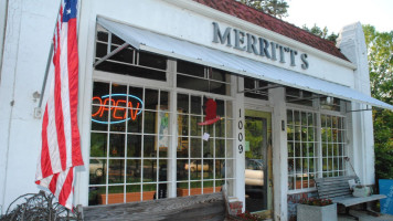 Merritt's Grill outside