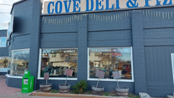 Cove Deli Pizza food