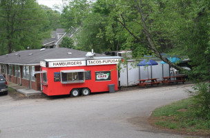 Local Buggy Cafe Food Truck outside