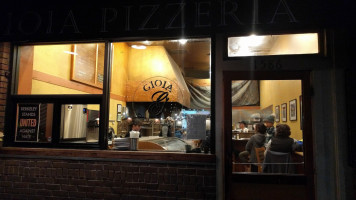 Gioia Pizzeria food