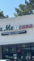 Taqueria La Mexicana outside