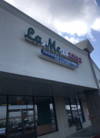 Taqueria La Mexicana outside