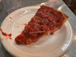 Zachary's Chicago Pizza food