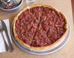 Zachary's Chicago Pizza food