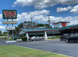 Western Sizzlin Steakhouse outside