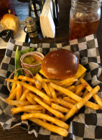 Mugsy's Grubhouse food