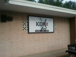 Iconz Grill food