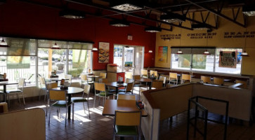 Del Taco inside