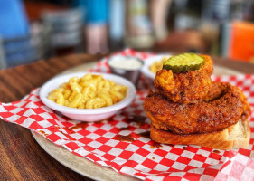 Rocky's Hot Chicken Shack food