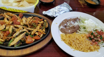 Rancho Los Primos food