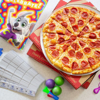 Chuck E. Cheese food