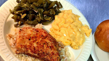 Charlie's Chicken Of Skiatook food