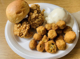 Charlie's Chicken Of Skiatook food