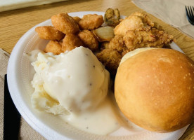 Charlie's Chicken Of Skiatook food