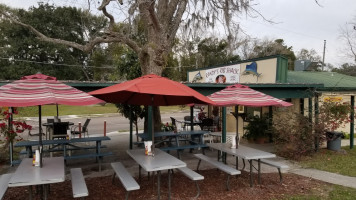 Randy's Rib Shack inside