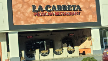 La Carreta Mexican outside