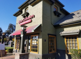 Marie Callender's Restaurant outside