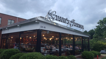 Gianni's Trattoria outside