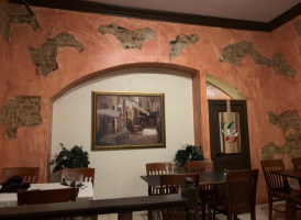 Gianni's Trattoria inside