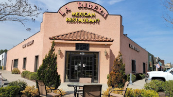 La Ribera Mexican outside