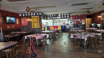 Minuteman Pizza Parlor inside