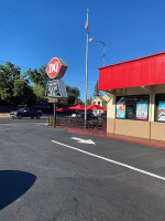 Dairy Queen outside