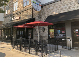 Newk's Eatery outside