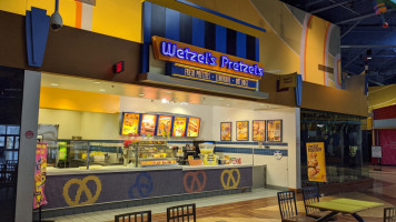 Wetzel's Pretzels outside