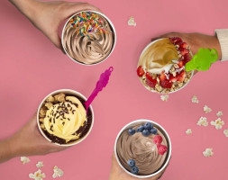 Menchie's Frozen Yogurt food