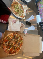 Mod Pizza food