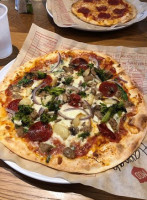 Mod Pizza food