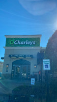 O'charley's Restaurant Bar outside