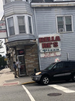 Bella Re's Pizza food