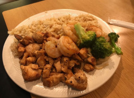 Sakura Japanese Steakhouse food