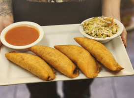 Los Izotes El Salvadorean food