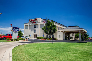 Hampton Inn Oklahoma City I-40 E outside