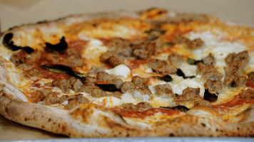 Alino Pizzeria food