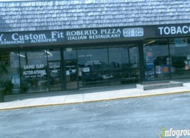 Roberto's Pizza outside