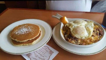 Rainbow Pancake House And food